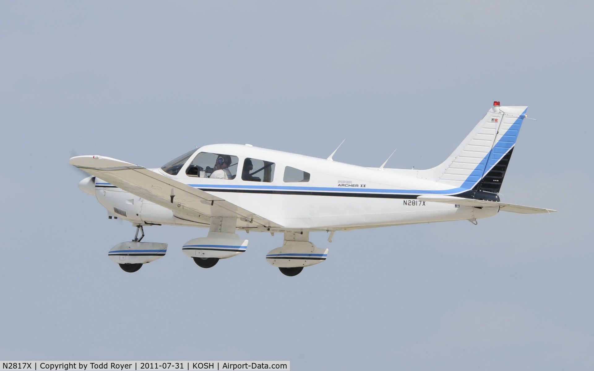 N2817X, 1979 Piper PA-28-181 Archer II C/N 28-7990457, AIRVENTURE 2011