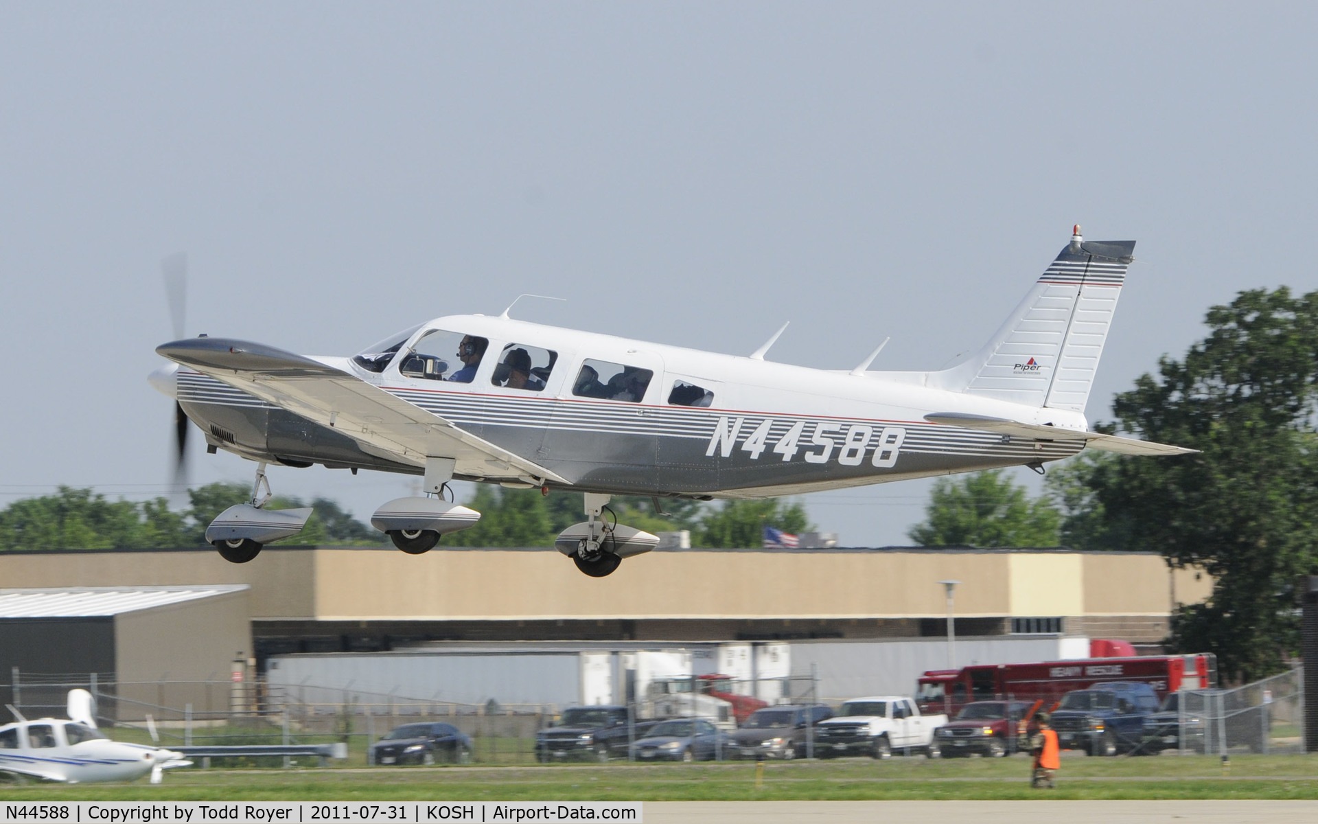N44588, 1974 Piper PA-32-260 Cherokee Six Cherokee Six C/N 32-7400050, AIRVENTURE 2011