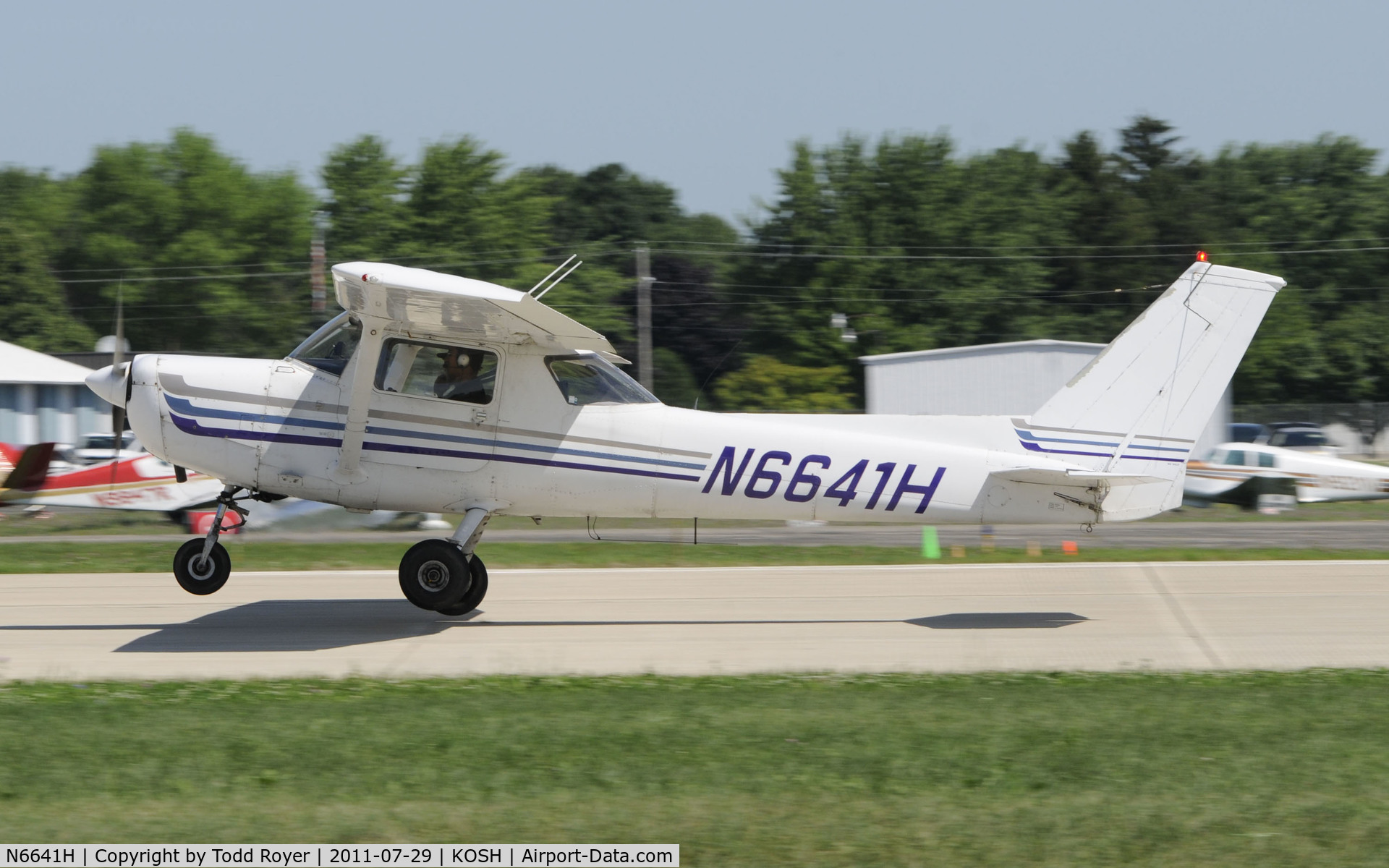 N6641H, 1977 Cessna 152 C/N 15279411, AIRVENTURE 2011