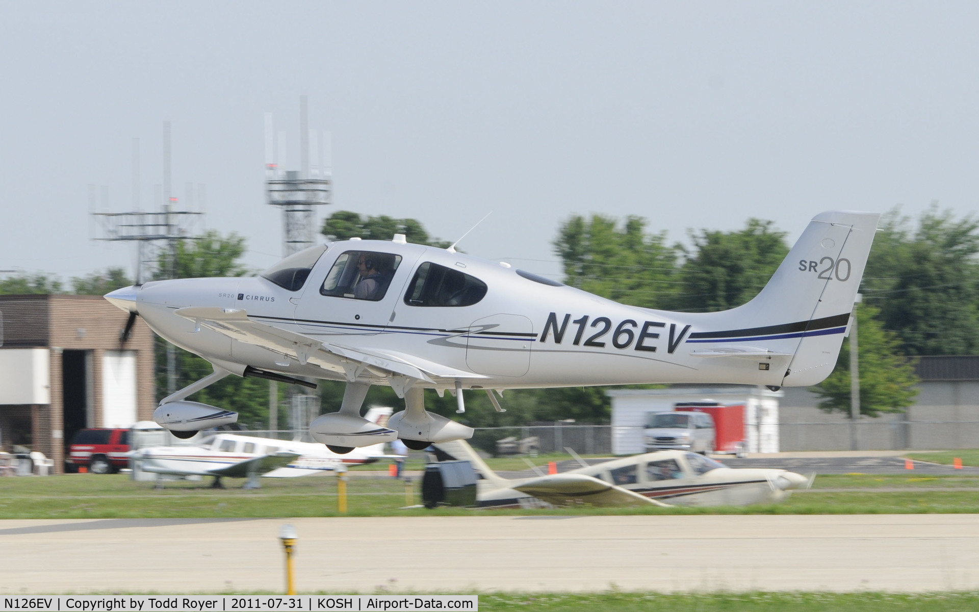 N126EV, Cirrus SR20 C/N 2083, AIRVENTURE 2011