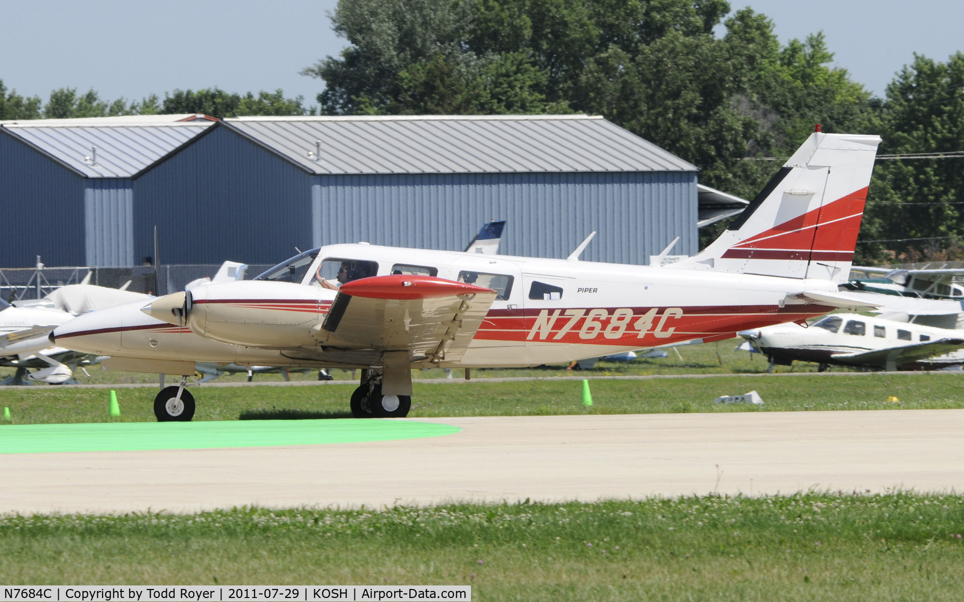 N7684C, 1976 Piper PA-34-200T Seneca II C/N 34-7570260, AIRVENTURE 2011