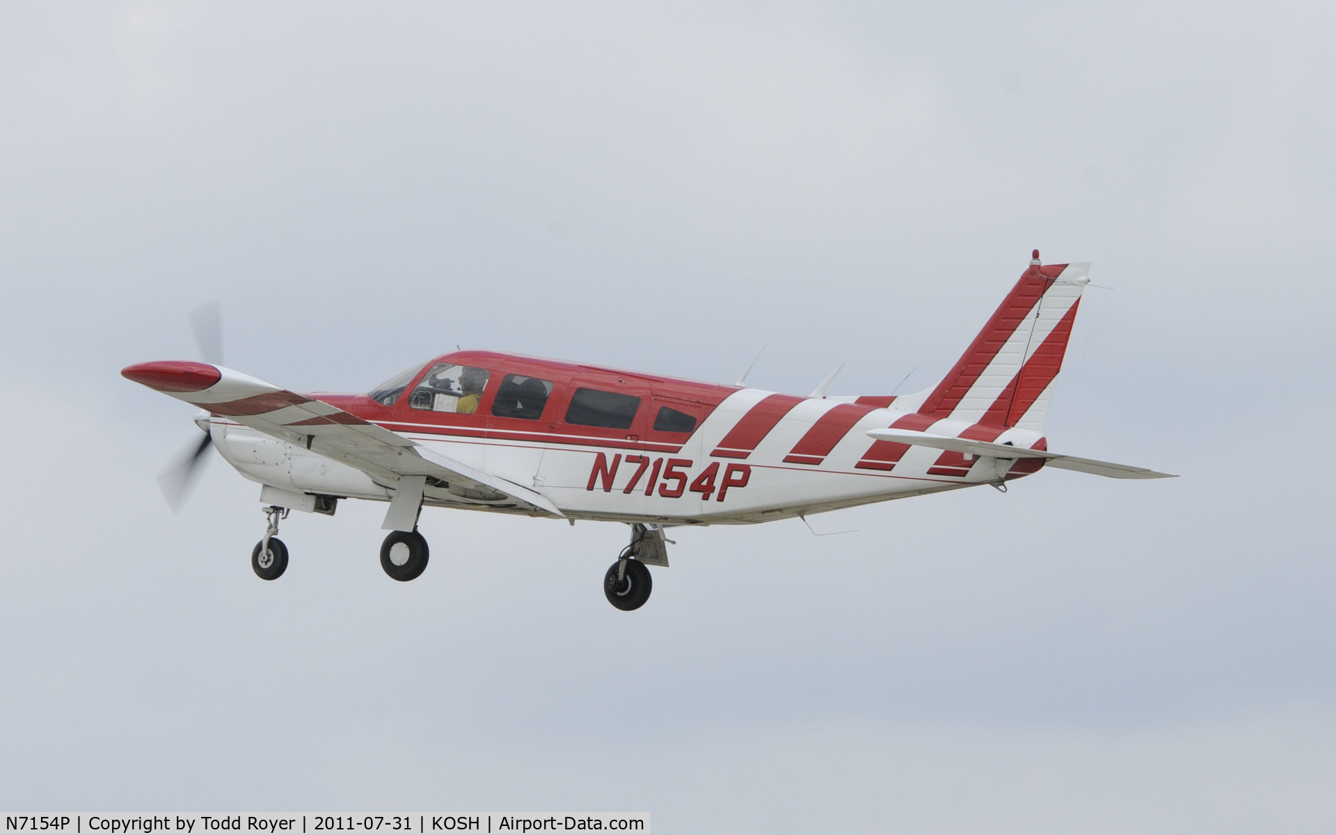 N7154P, 1977 Piper PA-32R-300 Cherokee Lance C/N 32R-7780462, AIRVENTURE 2011