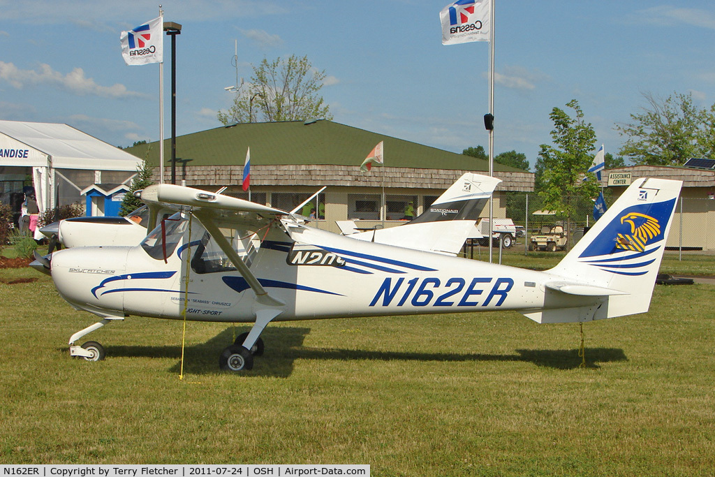 N162ER, Cessna 162 Skycatcher C/N 16200009, At 2011 Oshkosh on Static display