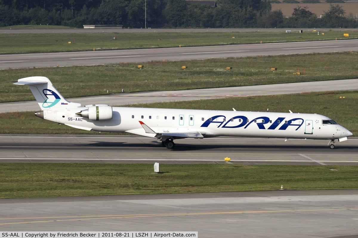 S5-AAL, 2007 Bombardier CRJ-900LR (CL-600-2D24) C/N 15129, decelerating after touchdown