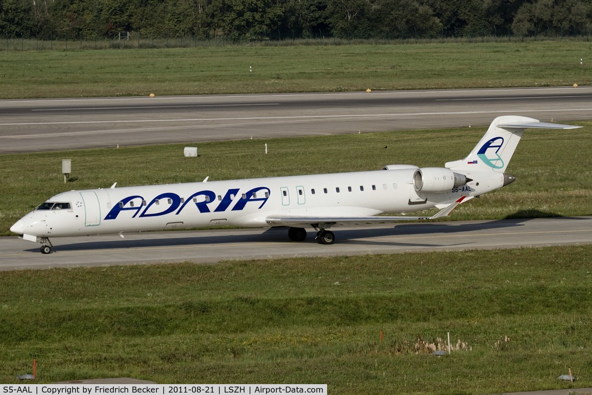 S5-AAL, 2007 Bombardier CRJ-900LR (CL-600-2D24) C/N 15129, taxying to the gate