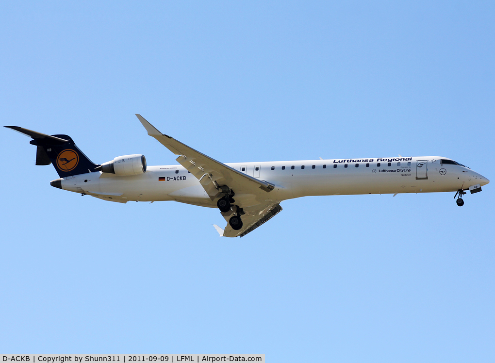 D-ACKB, 2006 Bombardier CRJ-900LR (CL-600-2D24) C/N 15073, Landing rwy 31R