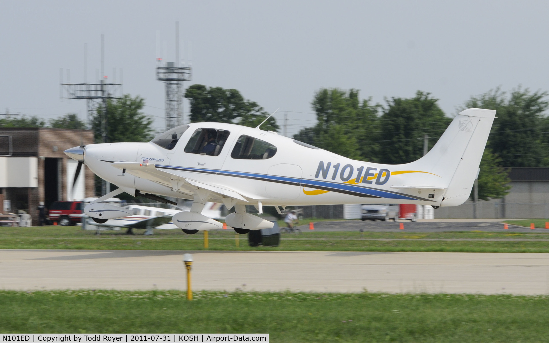 N101ED, 2000 Cirrus SR20 C/N 1093, AIRVENTURE 2011