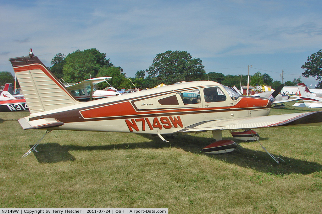 N7149W, 1962 Piper PA-28-180 Cherokee C/N 28-957, At 2011 Oshkosh