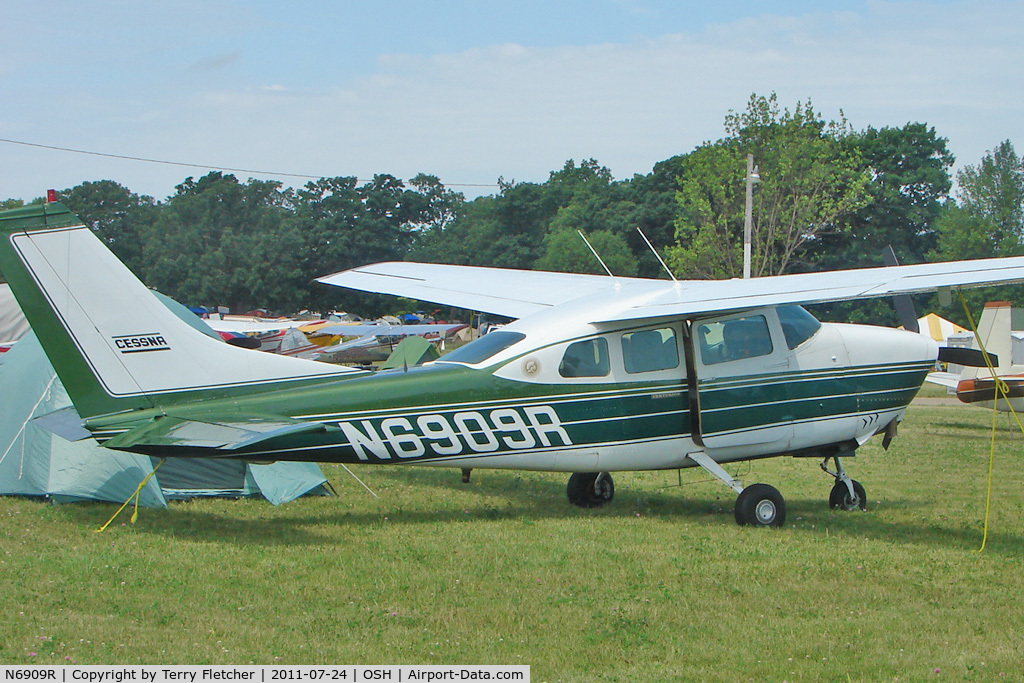 N6909R, 1967 Cessna T210H Turbo Centurion C/N T210-0309, At 2011 Oshkosh