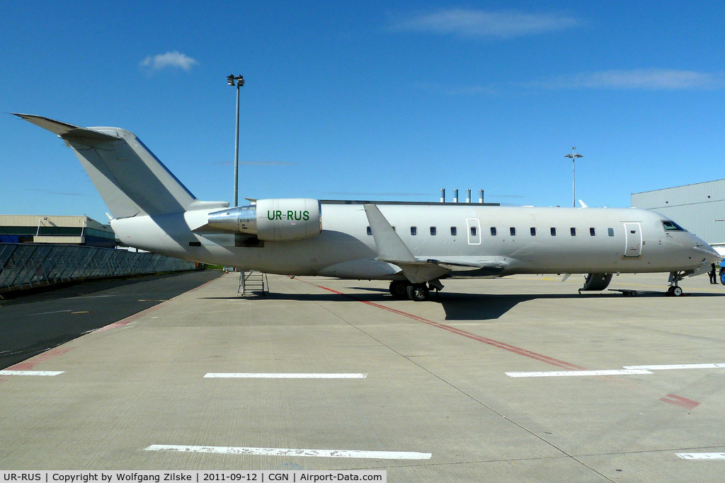 UR-RUS, 2004 Bombardier CRJ-200ER (CL-600-2B19) C/N 7990, visitor
