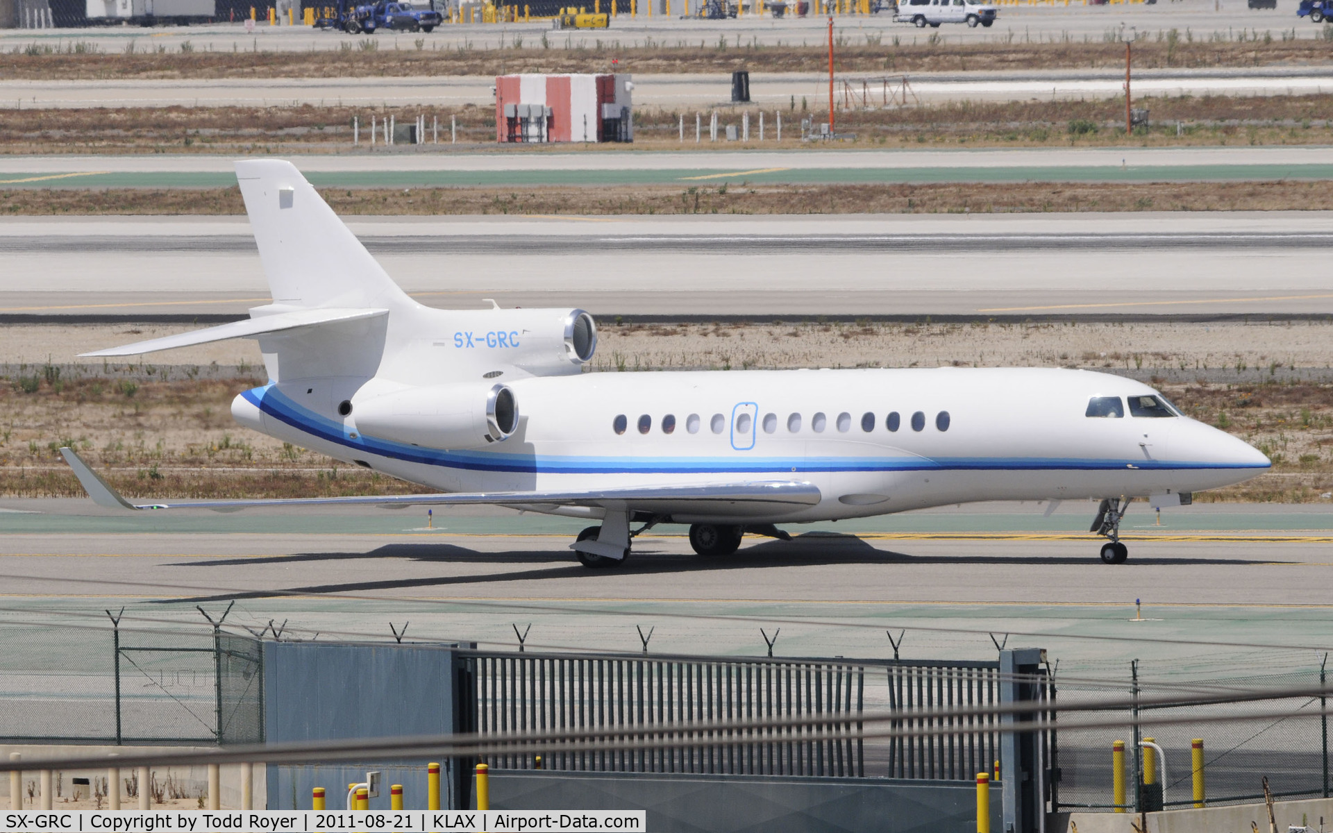 SX-GRC, 2010 Dassault Falcon 7X C/N 109, Taxiing at LAX