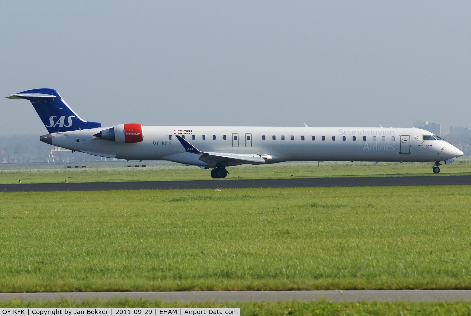 OY-KFK, 2009 Bombardier CRJ-900 (CL-600-2D24) C/N 15244, Just after landing