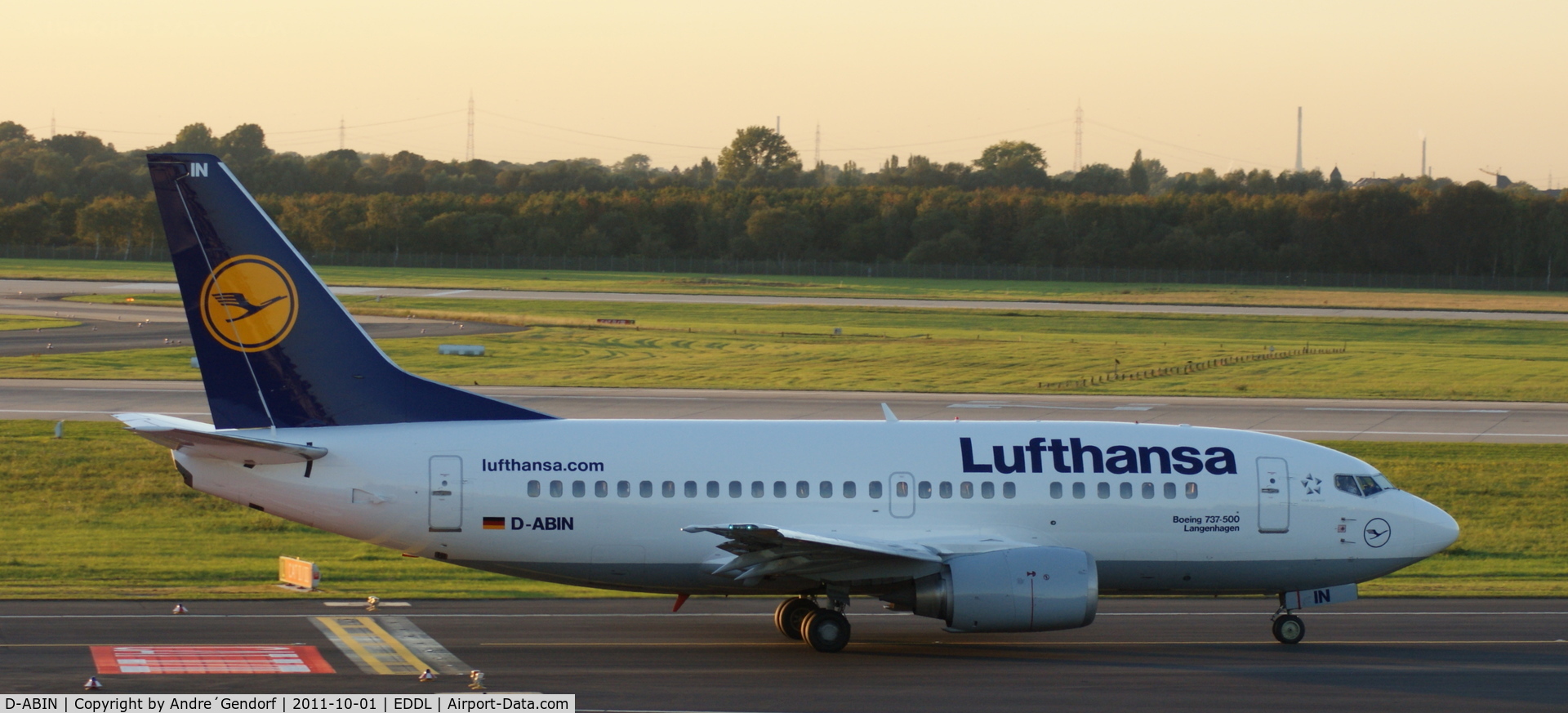 D-ABIN, 1991 Boeing 737-530 C/N 24938, Lufthansa, taxiing for departure at Düsseldorf Int´l (EDDL)