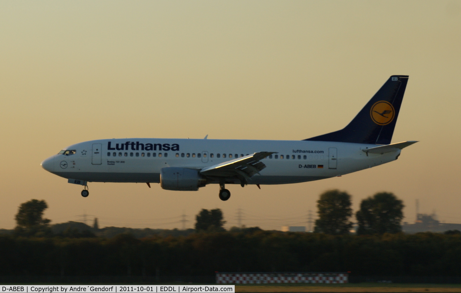 D-ABEB, 1991 Boeing 737-330 C/N 25148, Lufthansa, landing at Düsseldorf Int´l (EDDL)