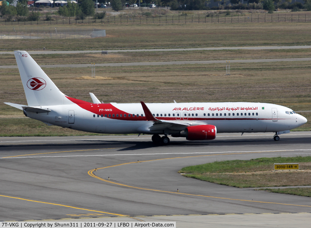 7T-VKG, 2011 Boeing 737-8D6 C/N 40861, Lining up rwy 14R for departure...