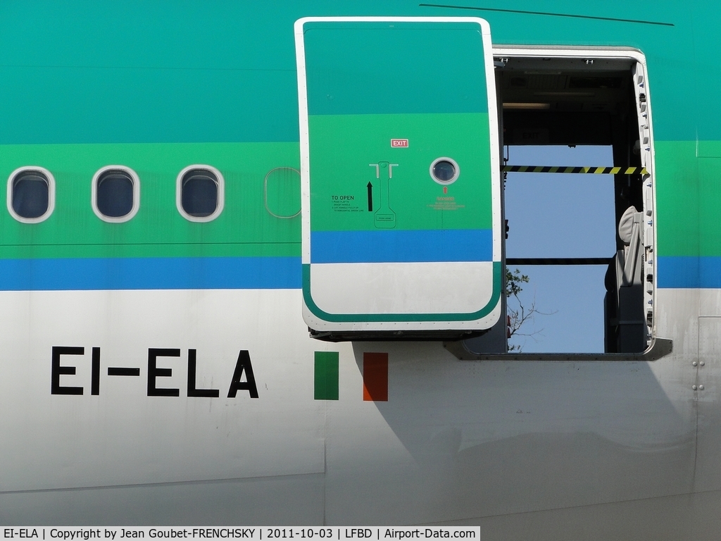 EI-ELA, 2010 Airbus A330-302X C/N 1106, journée portes ouvertes...