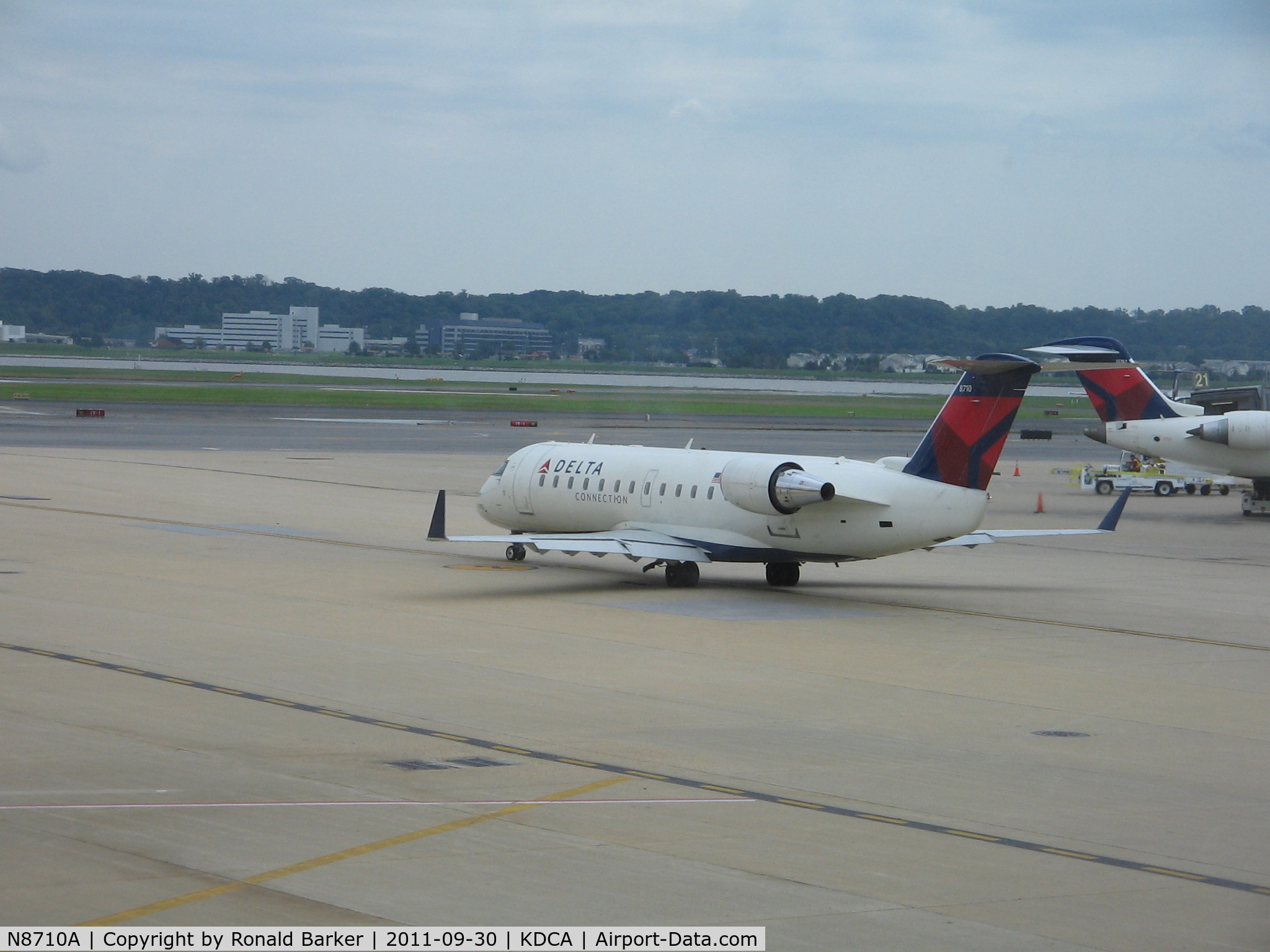 N8710A, 2002 Bombardier CRJ-200 (CL-600-2B19) C/N 7710, DCA, VA