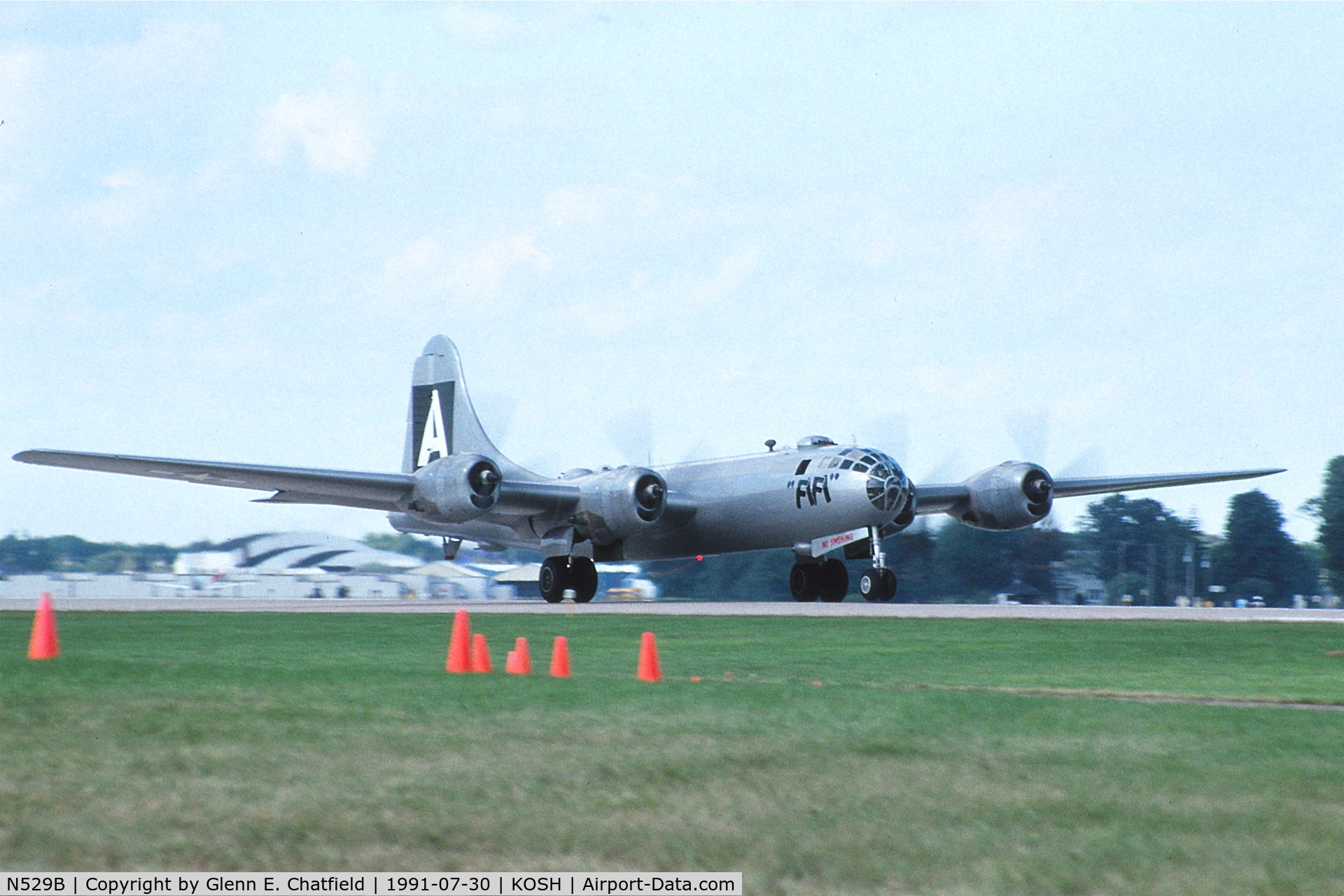 N529B, 1944 Boeing B-29A-60-BN Superfortress C/N 11547, Departing for bomber flight