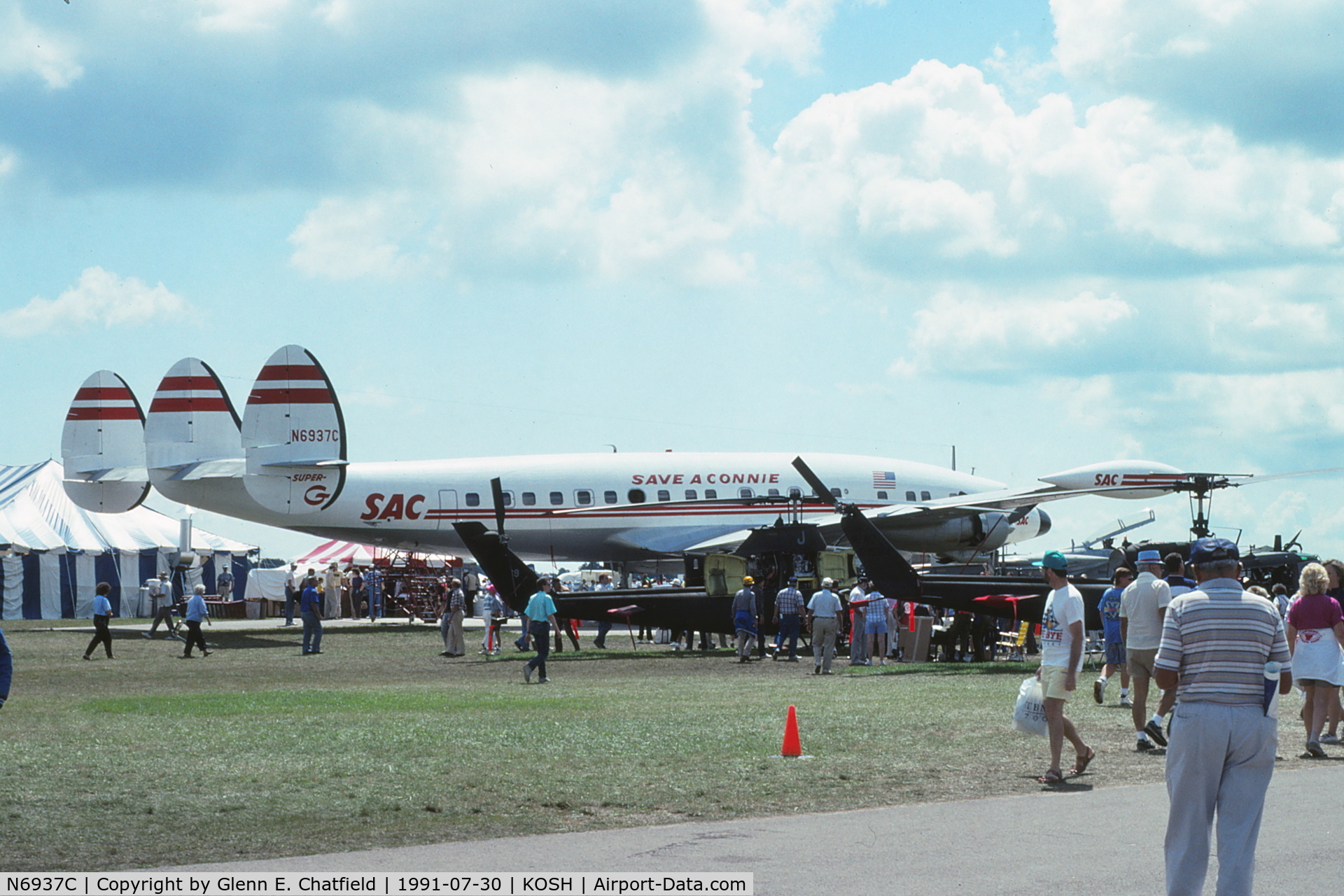 N6937C, 1957 Lockheed L-1049H-82 Super Constellation C/N 4830, At the EAA convention