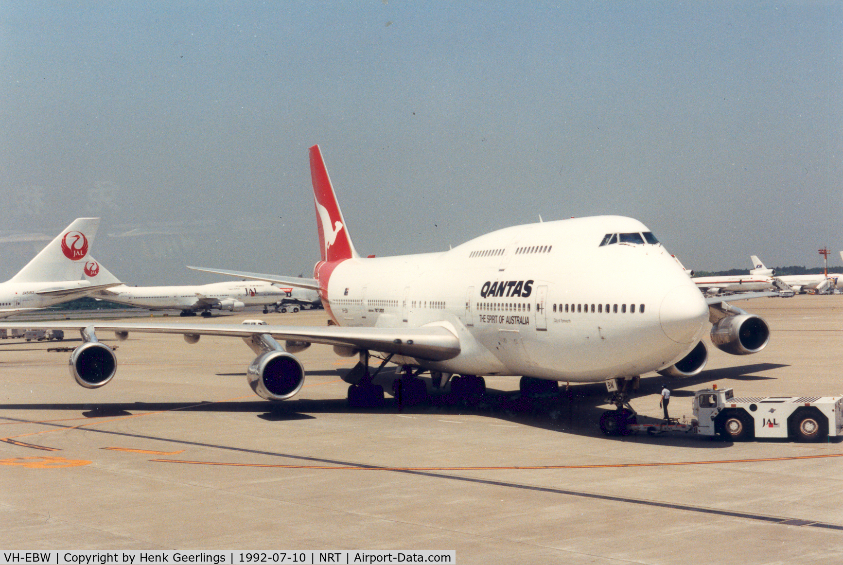 VH-EBW, 1986 Boeing 747-338 C/N 23408, Qantas