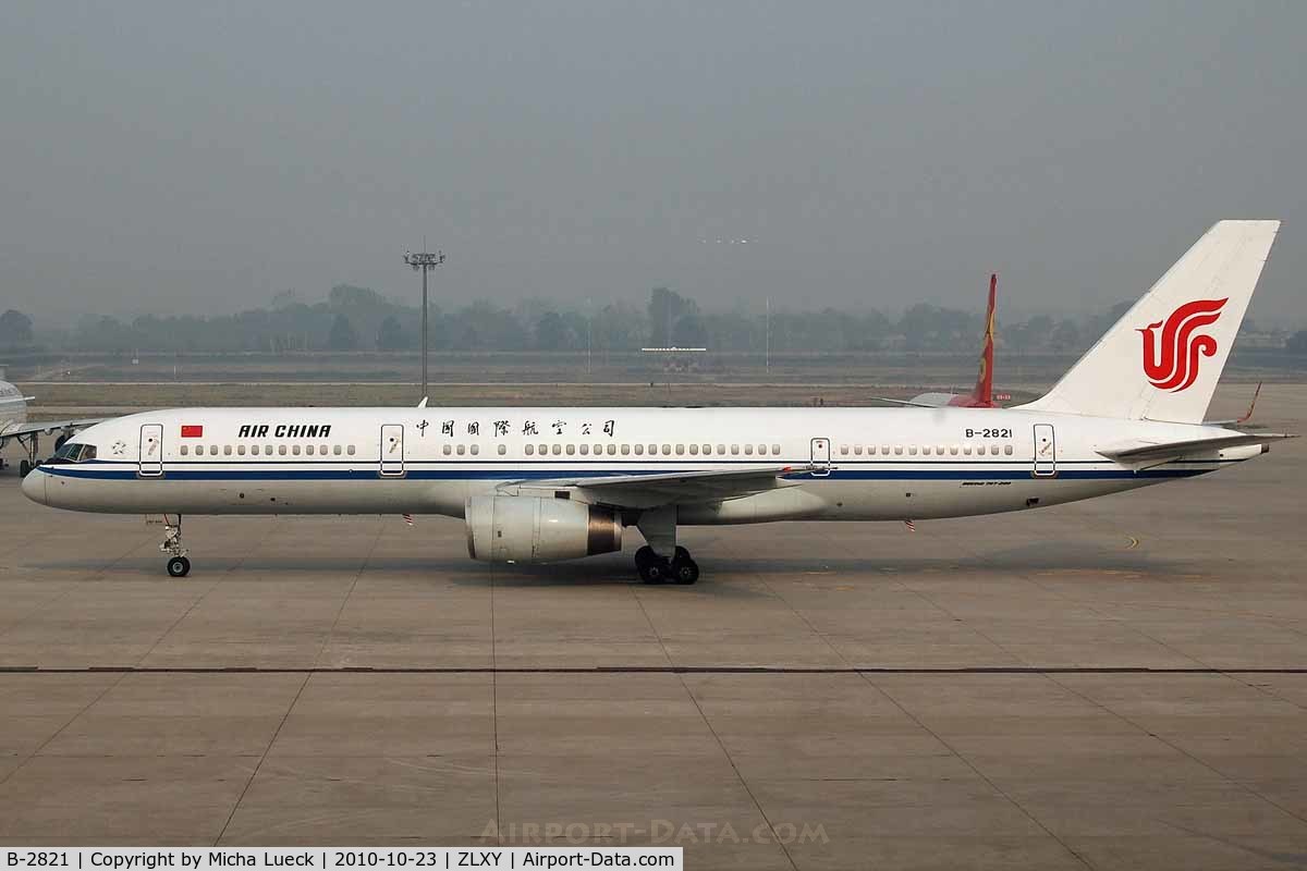 B-2821, Boeing 757-2Z0 C/N 25886, At Xi'an