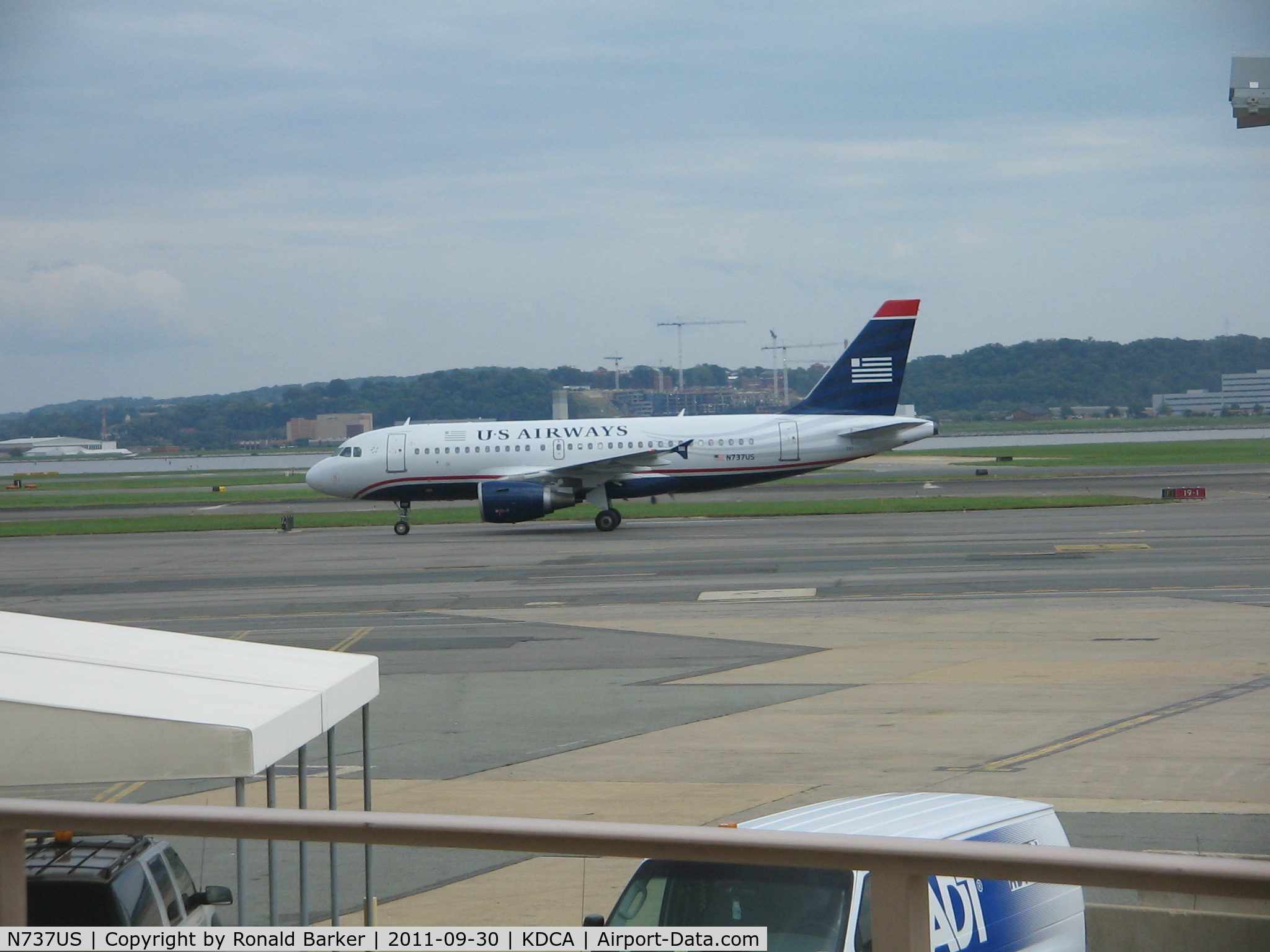 N737US, 2000 Airbus A319-112 C/N 1245, DCA, VA