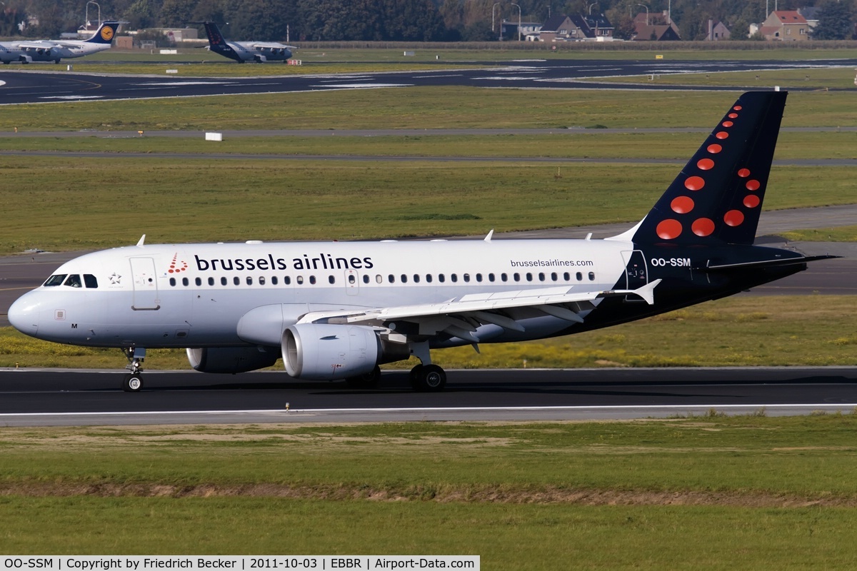 OO-SSM, 2000 Airbus A319-112 C/N 1388, decelerating after touchdown