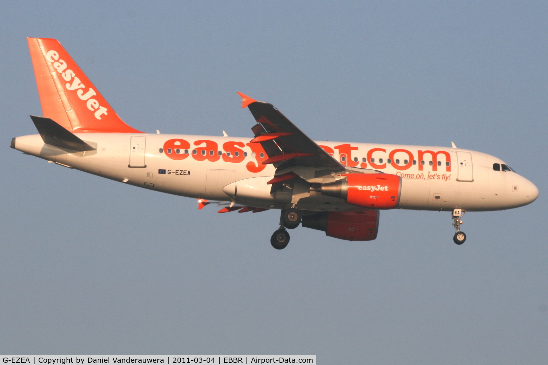 G-EZEA, 2003 Airbus A319-111 C/N 2119, Early arrival of flight EZY2195 to RWY 02
