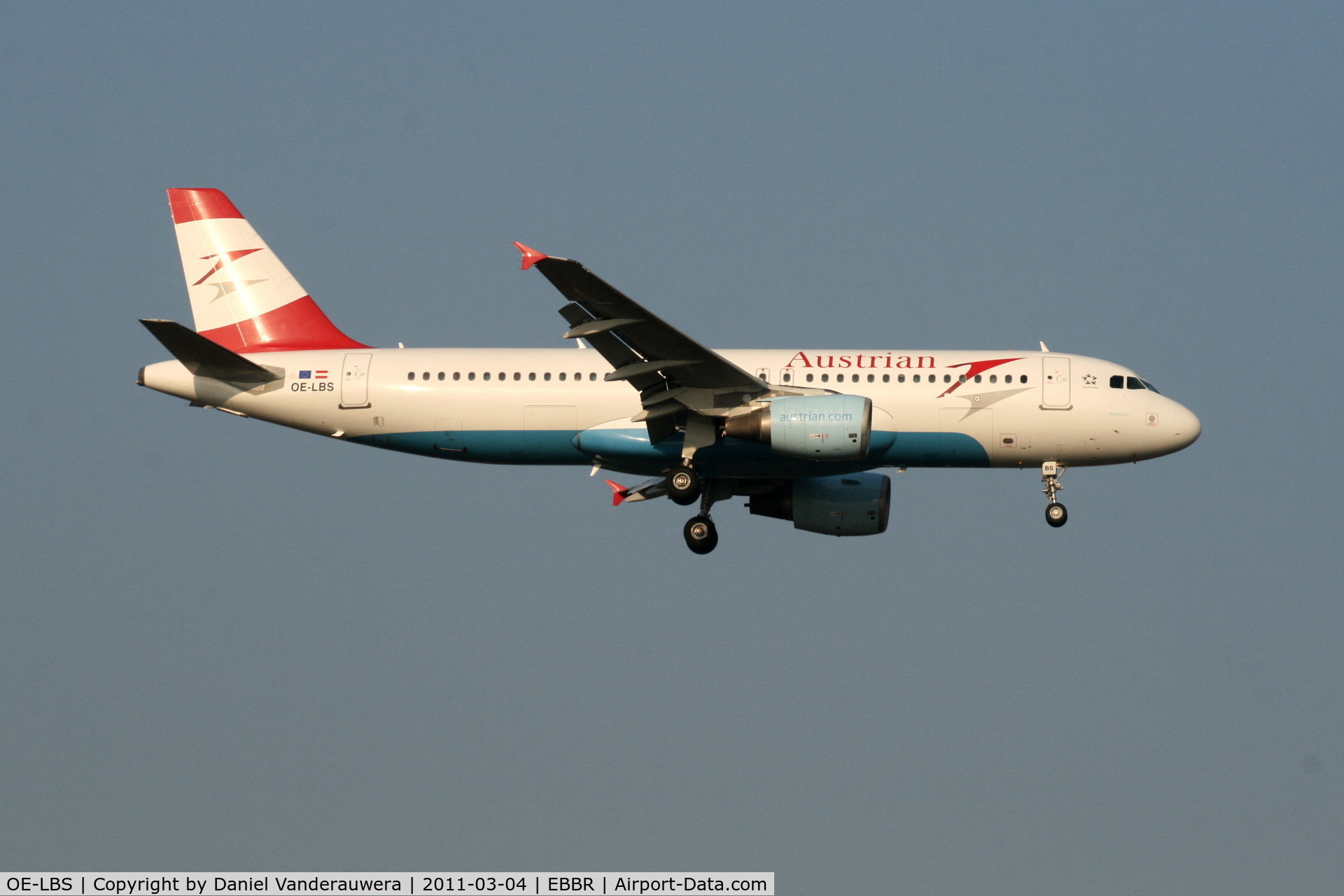 OE-LBS, 2000 Airbus A320-214 C/N 1189, Arrival of flight OS351 to RWY 02