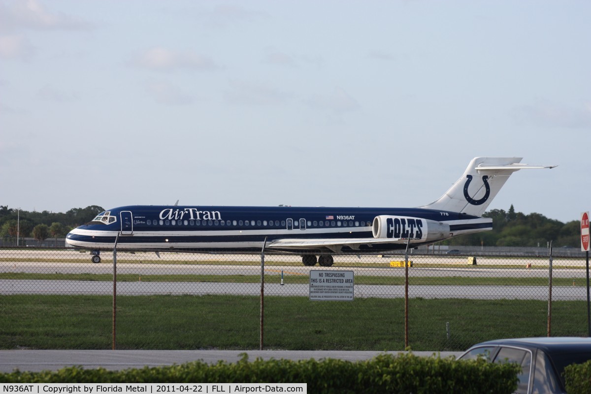 N936AT, 1999 Boeing 717-200 C/N 55058, Indianapolis Colts