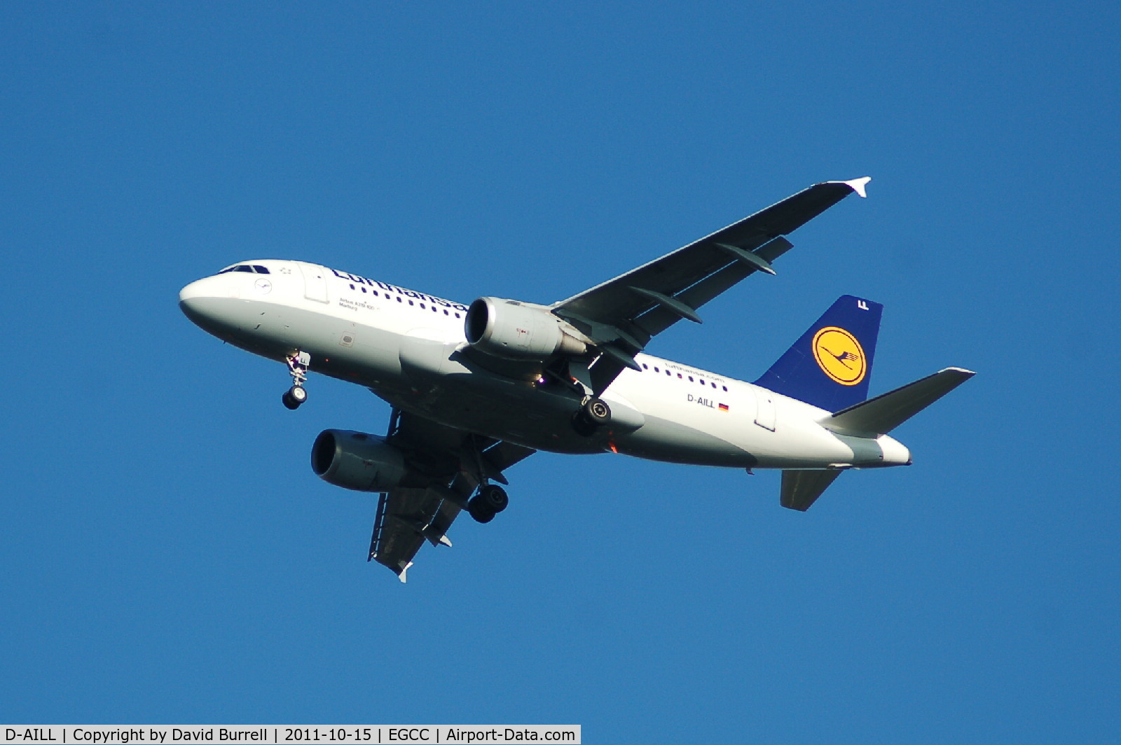 D-AILL, 1997 Airbus A319-114 C/N 689, Lufthansa Airbus A319-114 on approach.