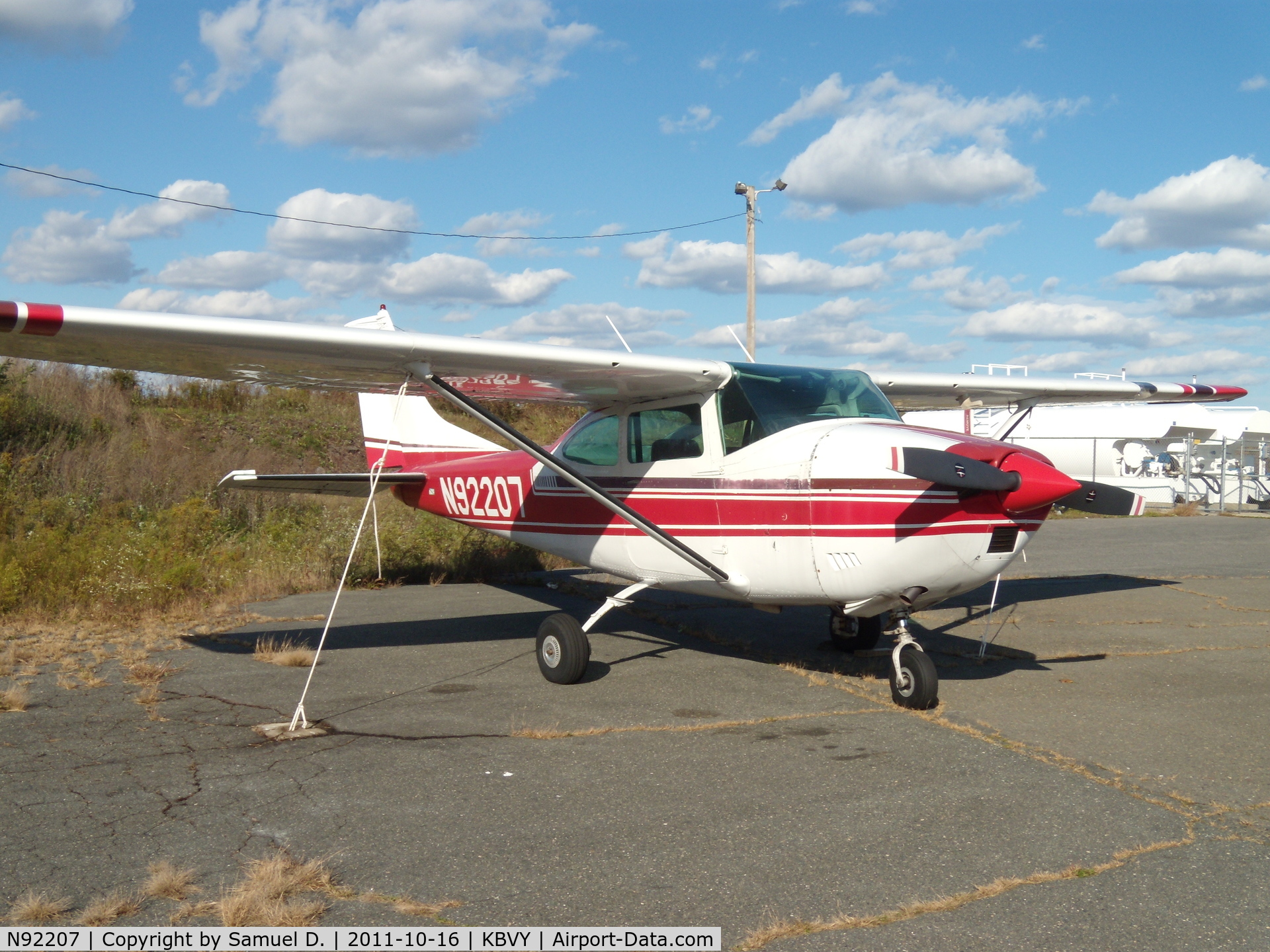 N92207, 1969 Cessna 182N Skylane C/N 18260090, N92207 at Beverly Municipal Airport.