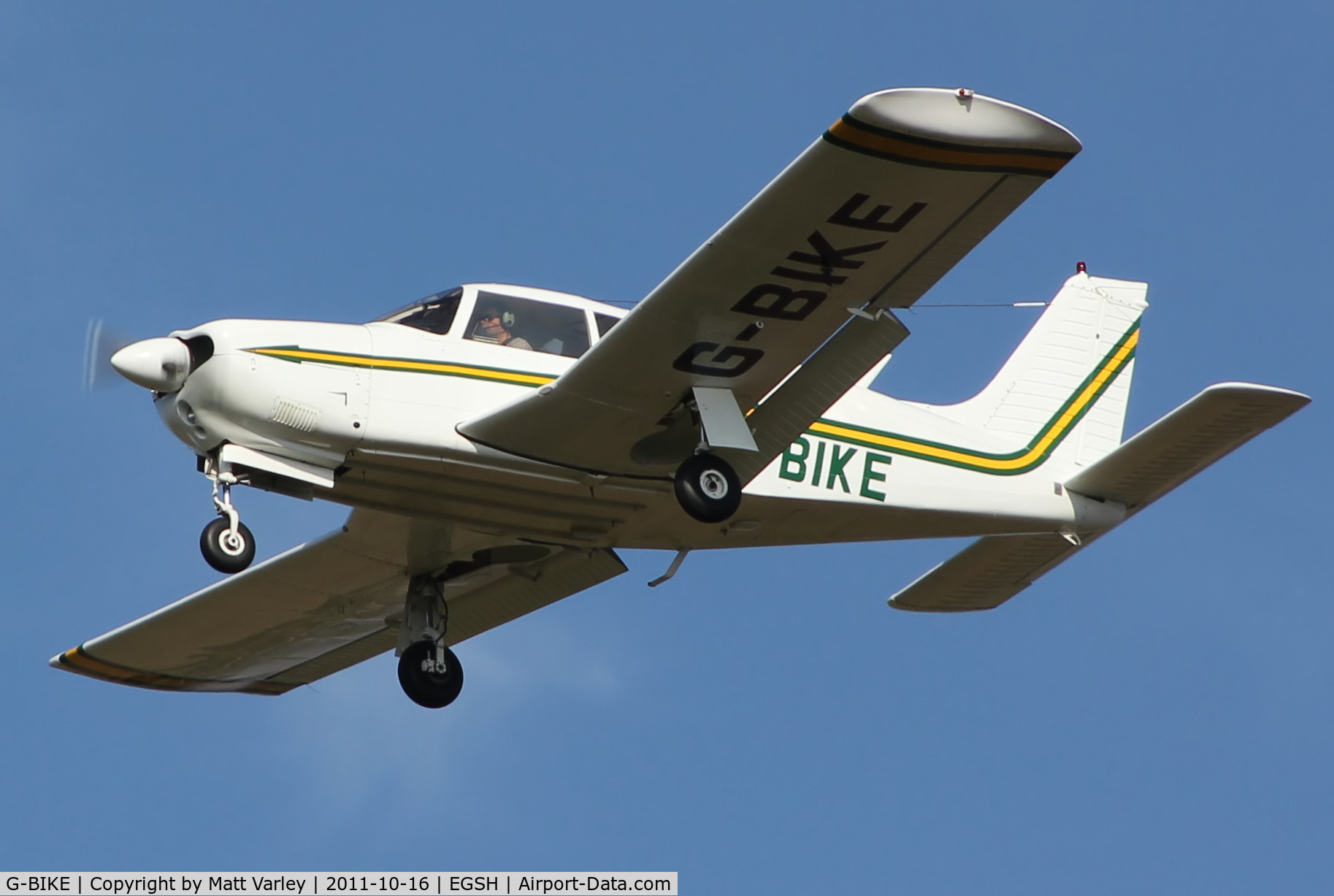 G-BIKE, 1973 Piper PA-28R-200-2 Cherokee Arrow II C/N 28R-7335173, Arriving at EGSH.