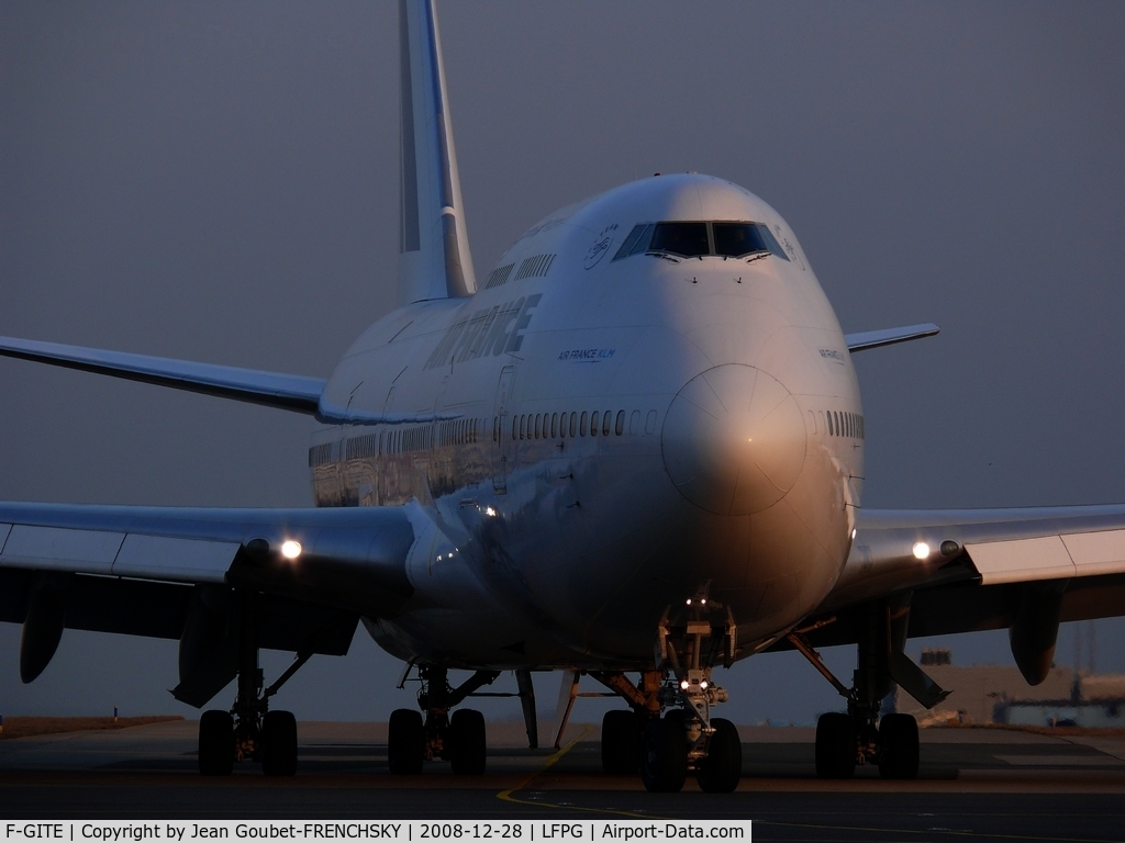 F-GITE, 1992 Boeing 747-428 C/N 25601, departure to Jobourg
