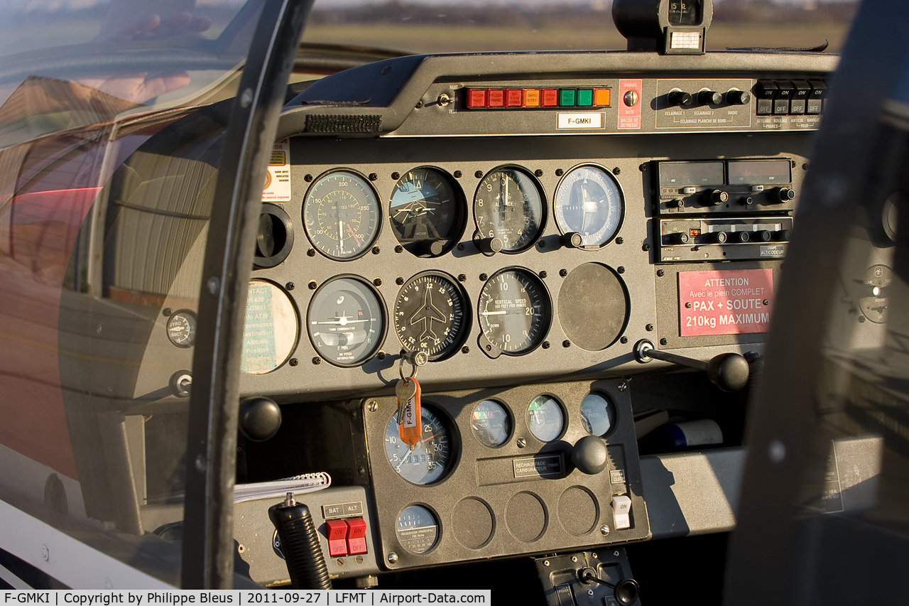 F-GMKI, Robin DR-400-120 C/N 2206, Classical dashboard of this reference plane in many flying clubs and certainly (in this case) L'Aéroclub de Montpellier. Notice double left hand trottles and the airspeed indicator still mainly graduated in Km/h (knots in the inner circle).