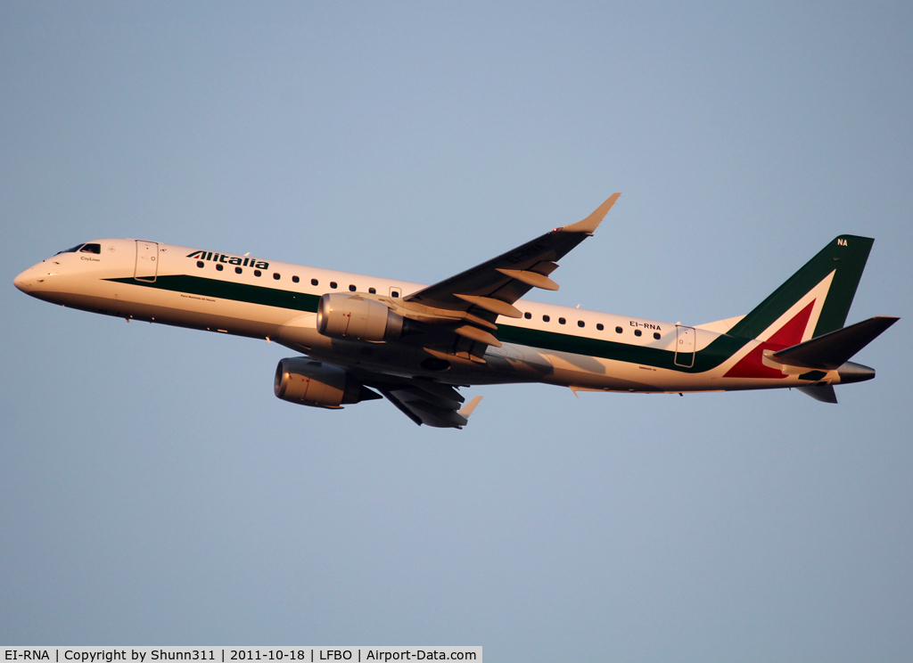 EI-RNA, 2011 Embraer 190LR (ERJ-190-100LR) C/N 19000470, Taking off from rwy 32R