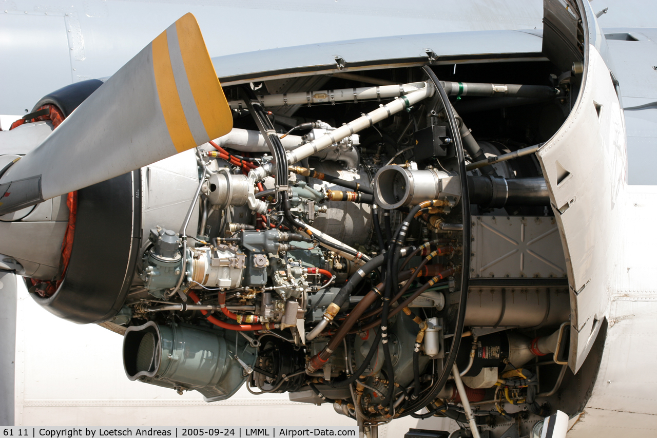61 11, Breguet 1150 Atlantic C/N 22, view on one of the engines