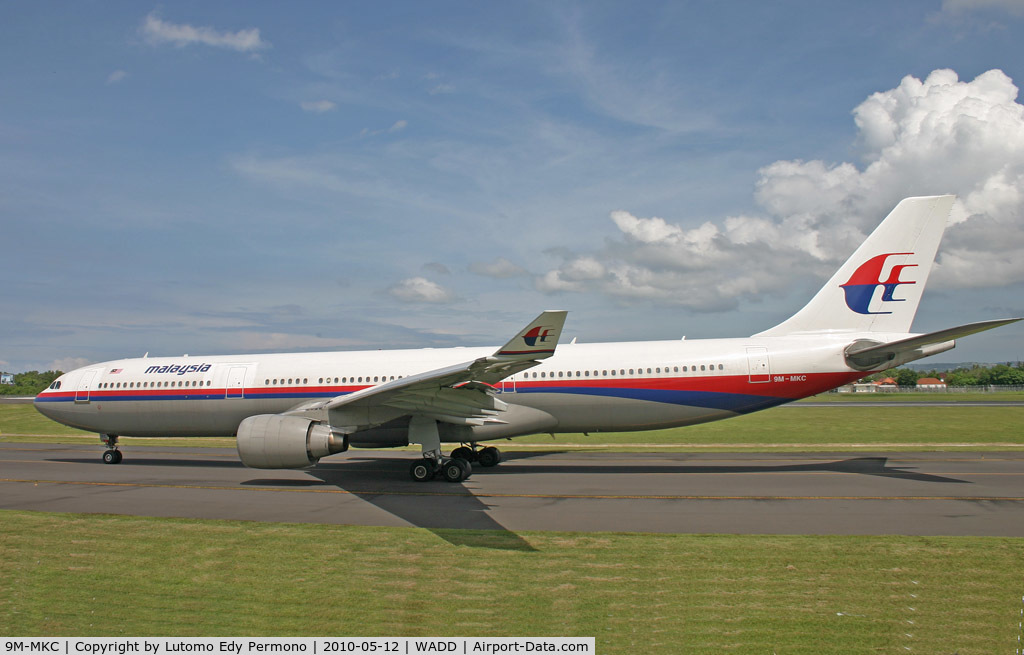 9M-MKC, Airbus A330-322 C/N 069, Malaysia Airlines