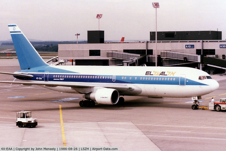 4X-EAA, 1983 Boeing 767-258 C/N 22972, Being towed to its gate