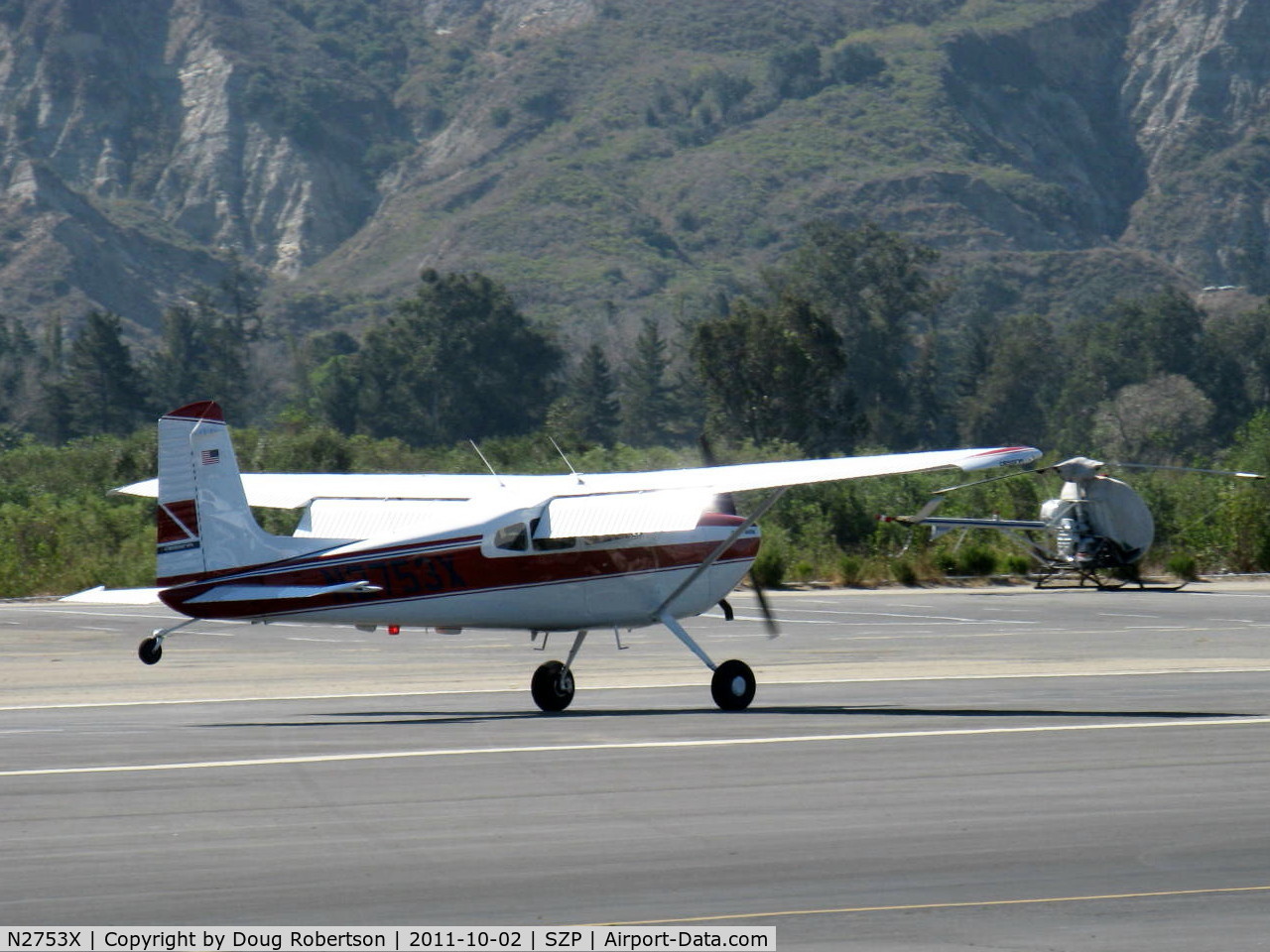 N2753X, 1965 Cessna 180H Skywagon C/N 18051553, 1965 Cessna 180H, Continental O-470 230 Hp, landing roll Rwy 22