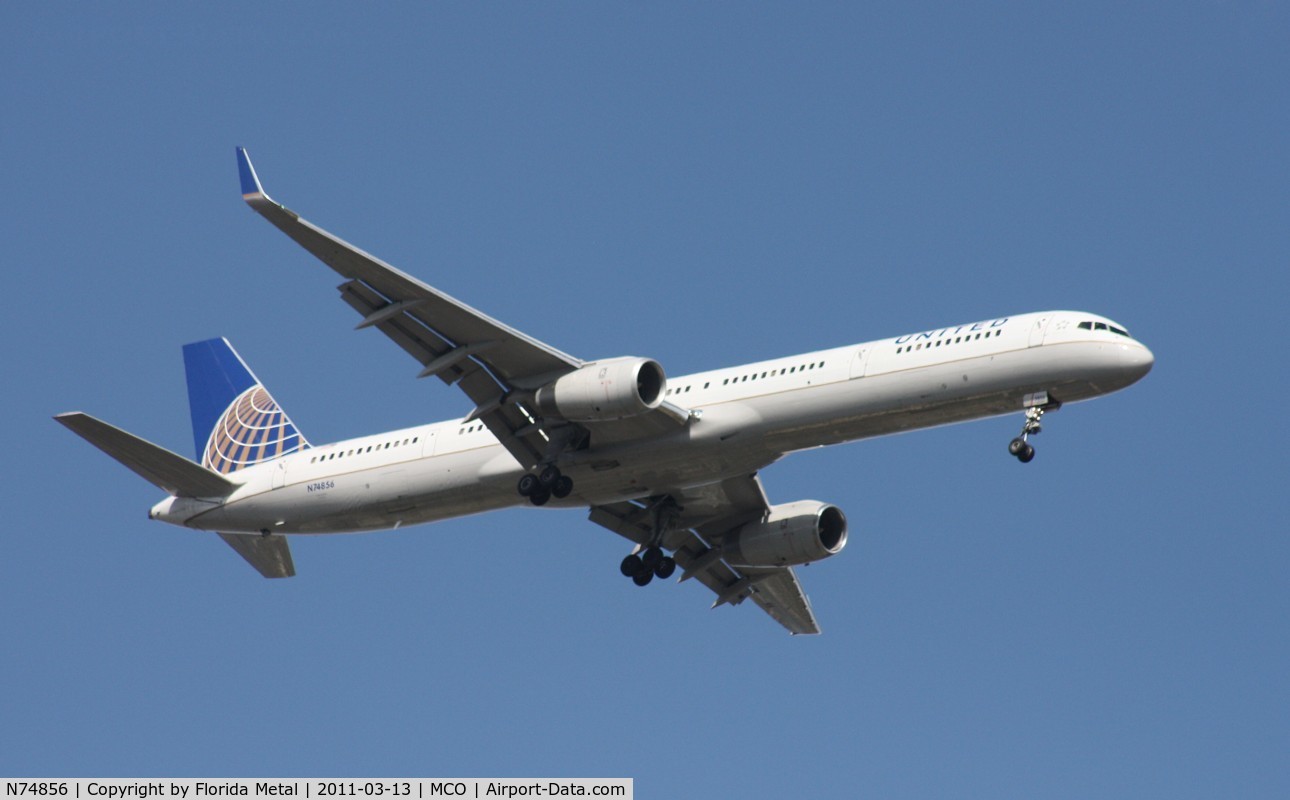 N74856, 2004 Boeing 757-324 C/N 32815, United 757-300