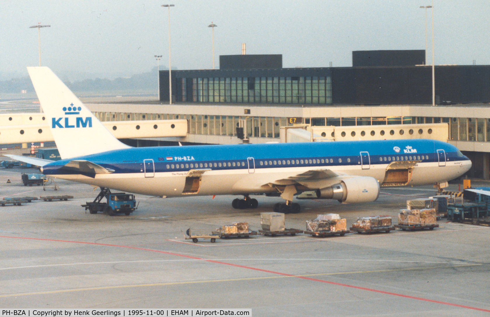 PH-BZA, 1995 Boeing 767-306/ER C/N 27957, KLM