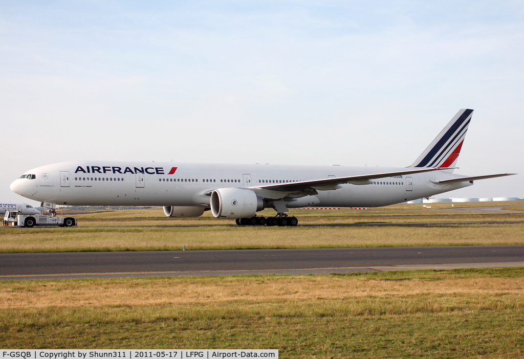 F-GSQB, 2004 Boeing 777-328/ER C/N 32724, Taxiing to Air France maintenance area...