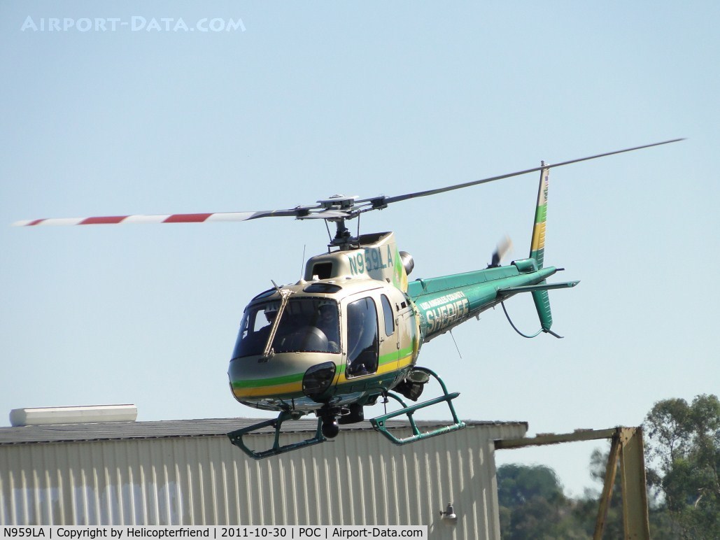 N959LA, Eurocopter AS-350B-2 Ecureuil C/N 7092, Air taxxing towards taxiway Sierra for take off