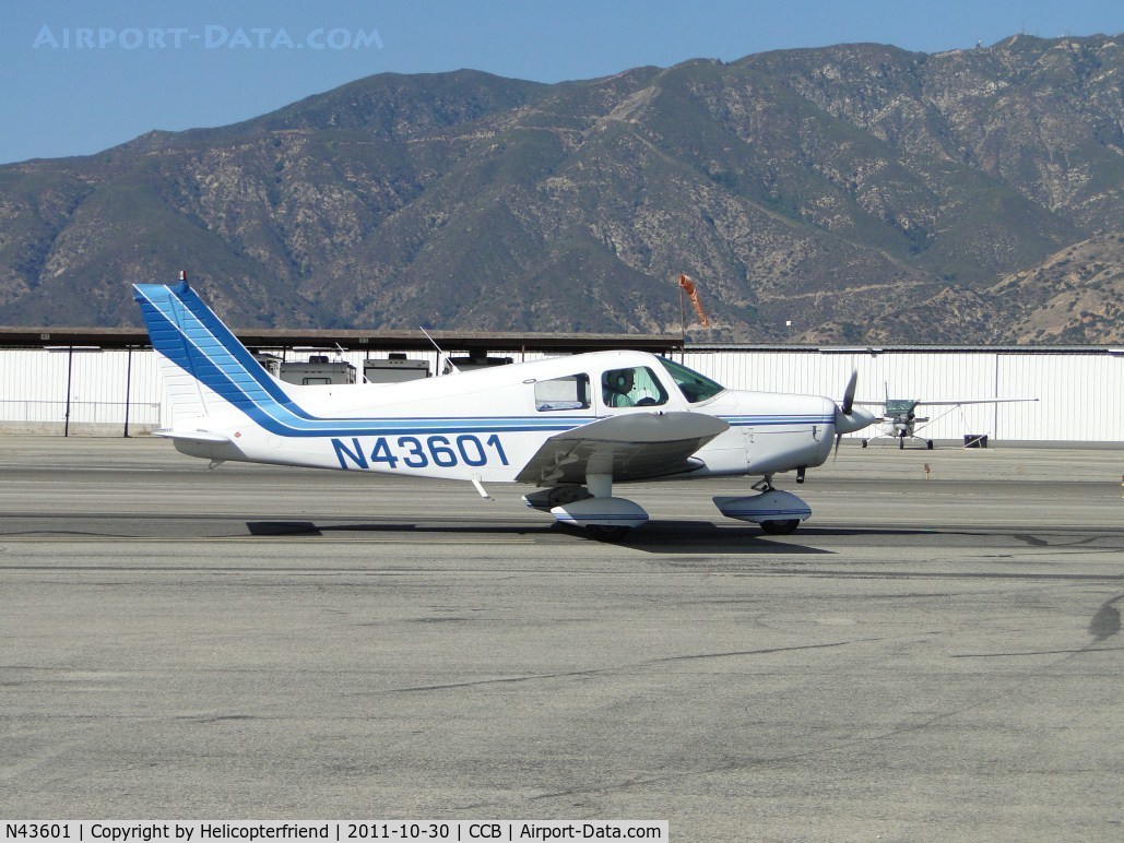 N43601, 1974 Piper PA-28-140 Cruiser C/N 28-7425381, Taxiing for take off
