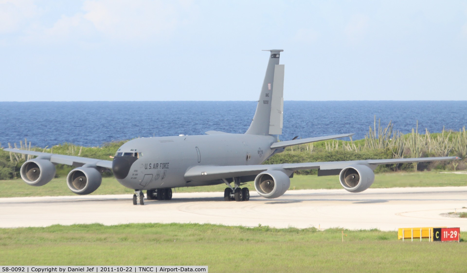 58-0092, 1958 Boeing KC-135R Stratotanker C/N 17837, Strato taxing for parking at TNCC