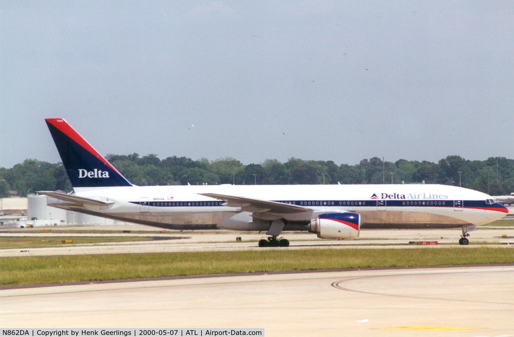 N862DA, 1999 Boeing 777-232 C/N 29734, Delta