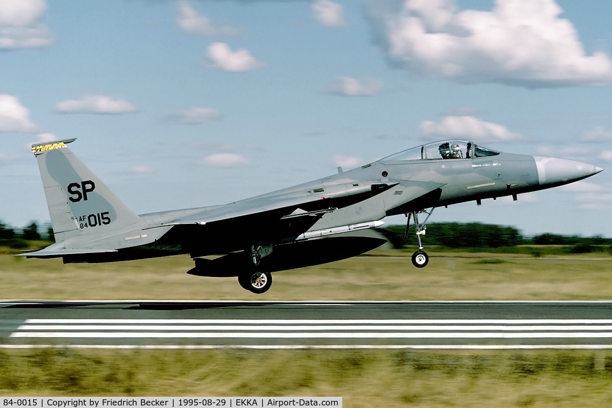 84-0015, 1984 McDonnell Douglas F-15C Eagle C/N 0925/C318, moments prior touchdown
