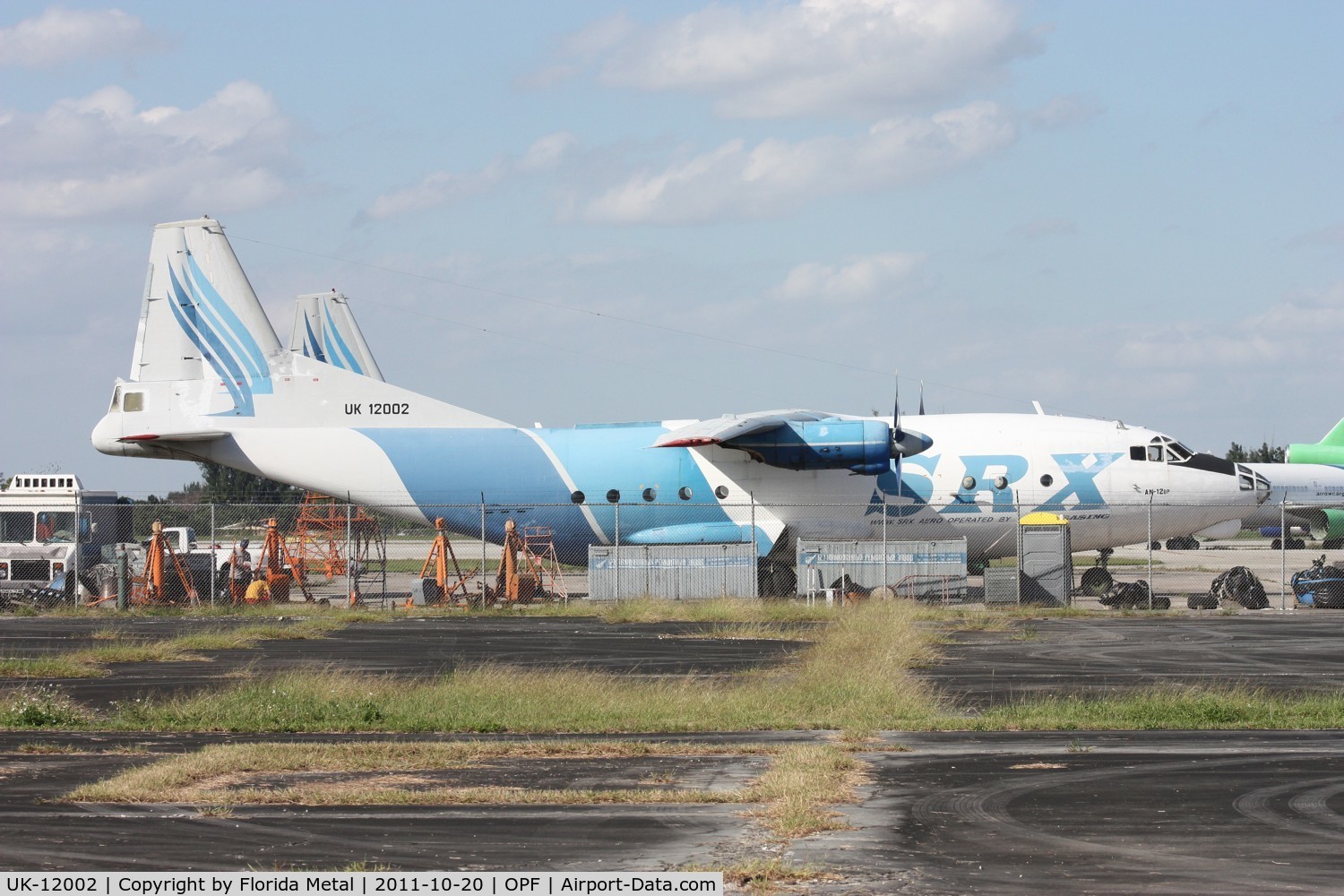 UK-12002, Antonov An-12BP C/N 402002, Avia Leasing AN-12