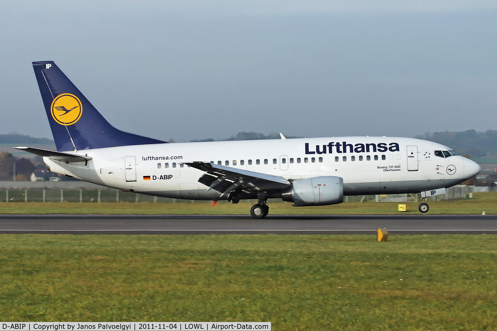 D-ABIP, 1991 Boeing 737-530 C/N 24940, Lufthansa Boeing B737-530 landing in LOWL/LNZ (first picture with my new SONY A77 !)